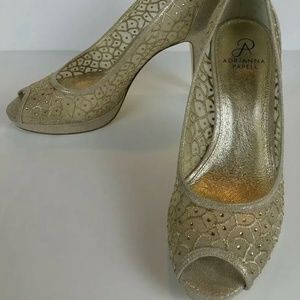Adrianna Papell Jamie Peep Toe Classic Pumps, Gold Size 10